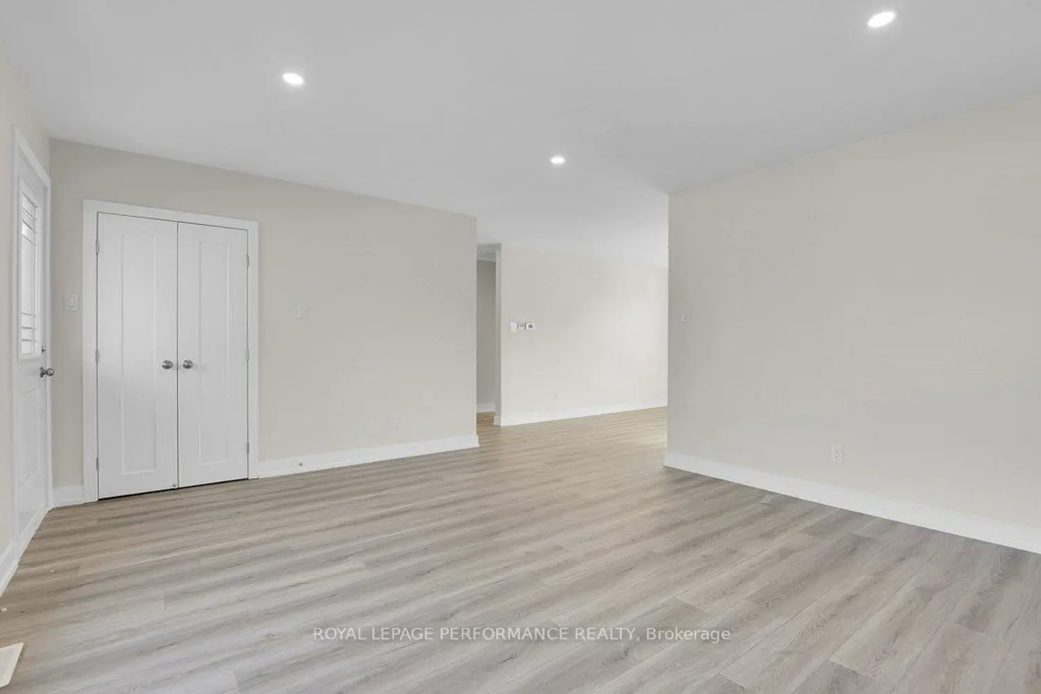 624 Clarke Avenue photo 4