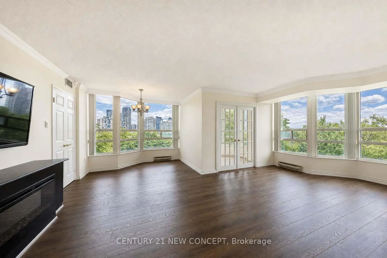 250 Webb Drive 604 photo 2