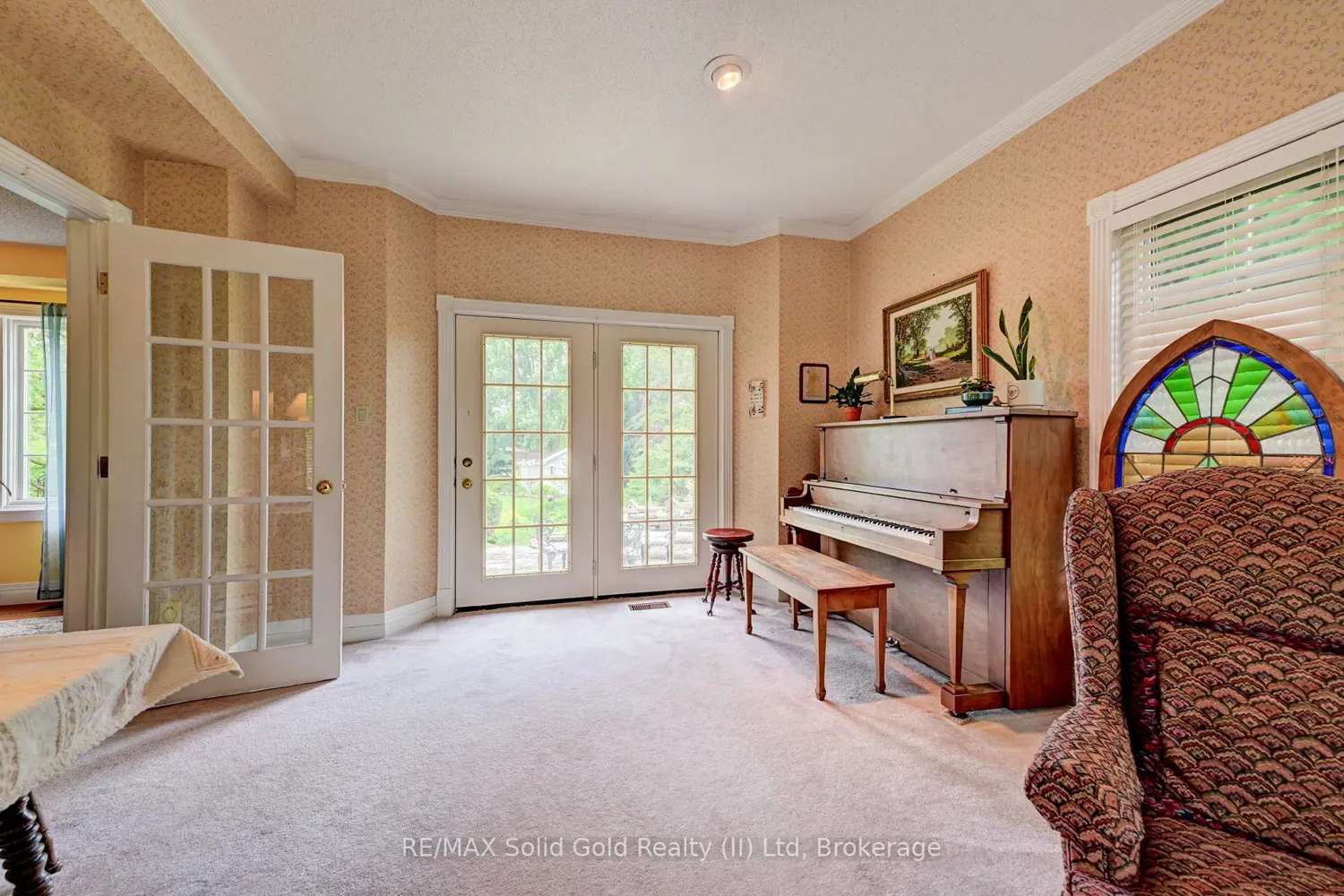 11 Lorraine Drive photo 3
