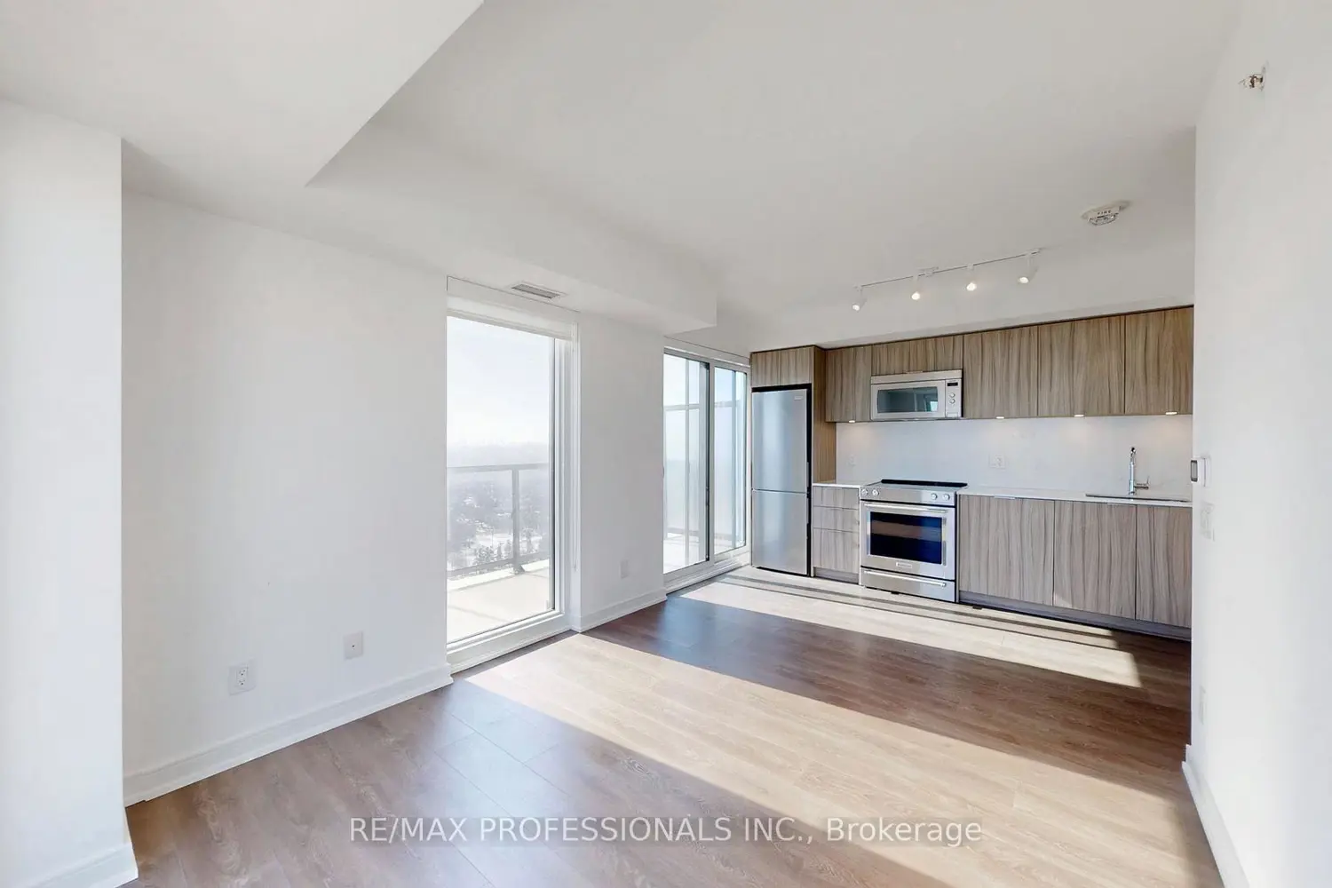 30 Samuel Wood Way 2410 photo 4