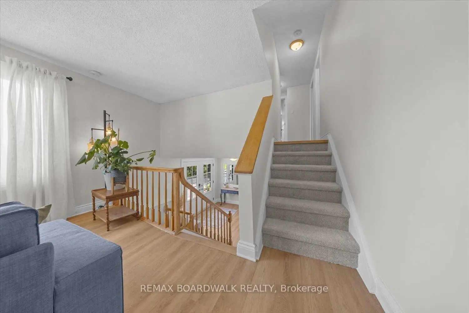 1079 River Road photo 2