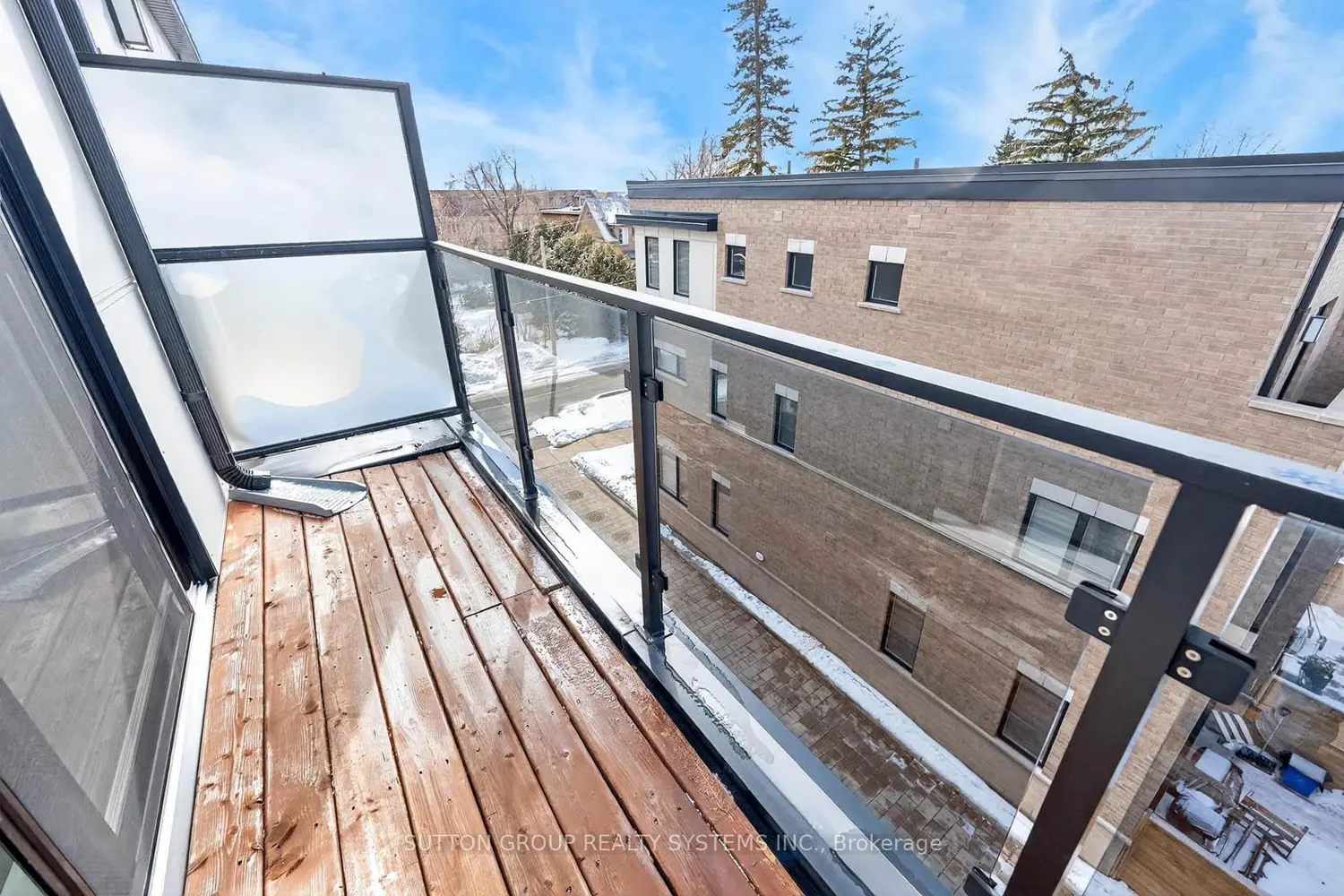 1126A Islington Avenue photo 3