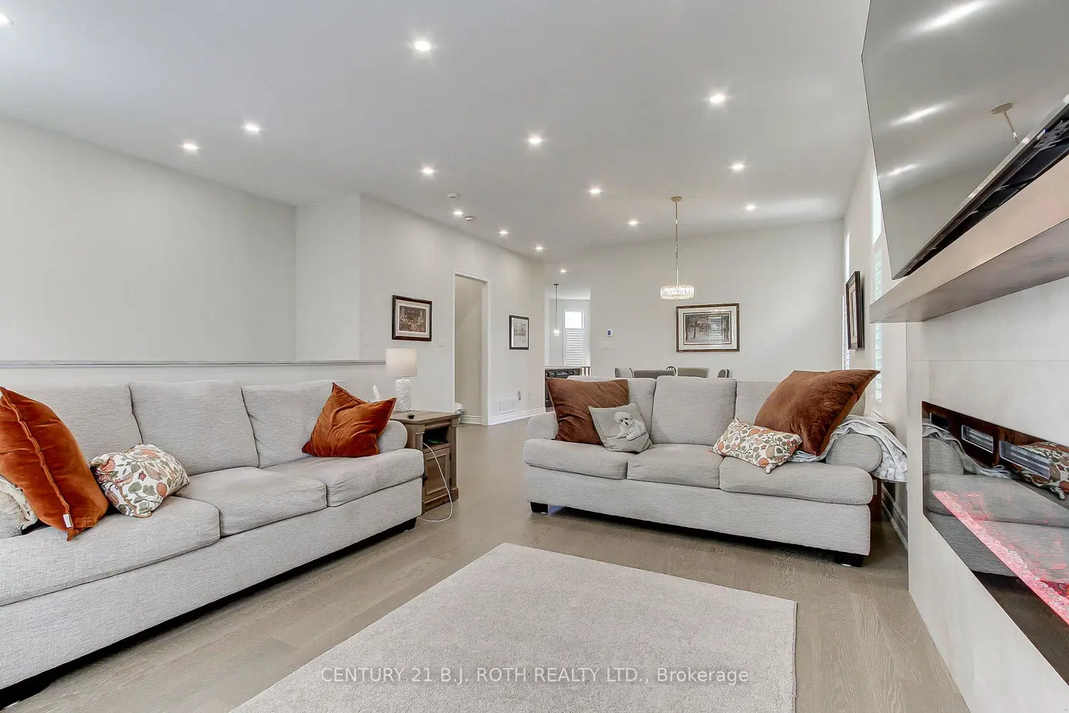 28 Poplar Drive photo 4
