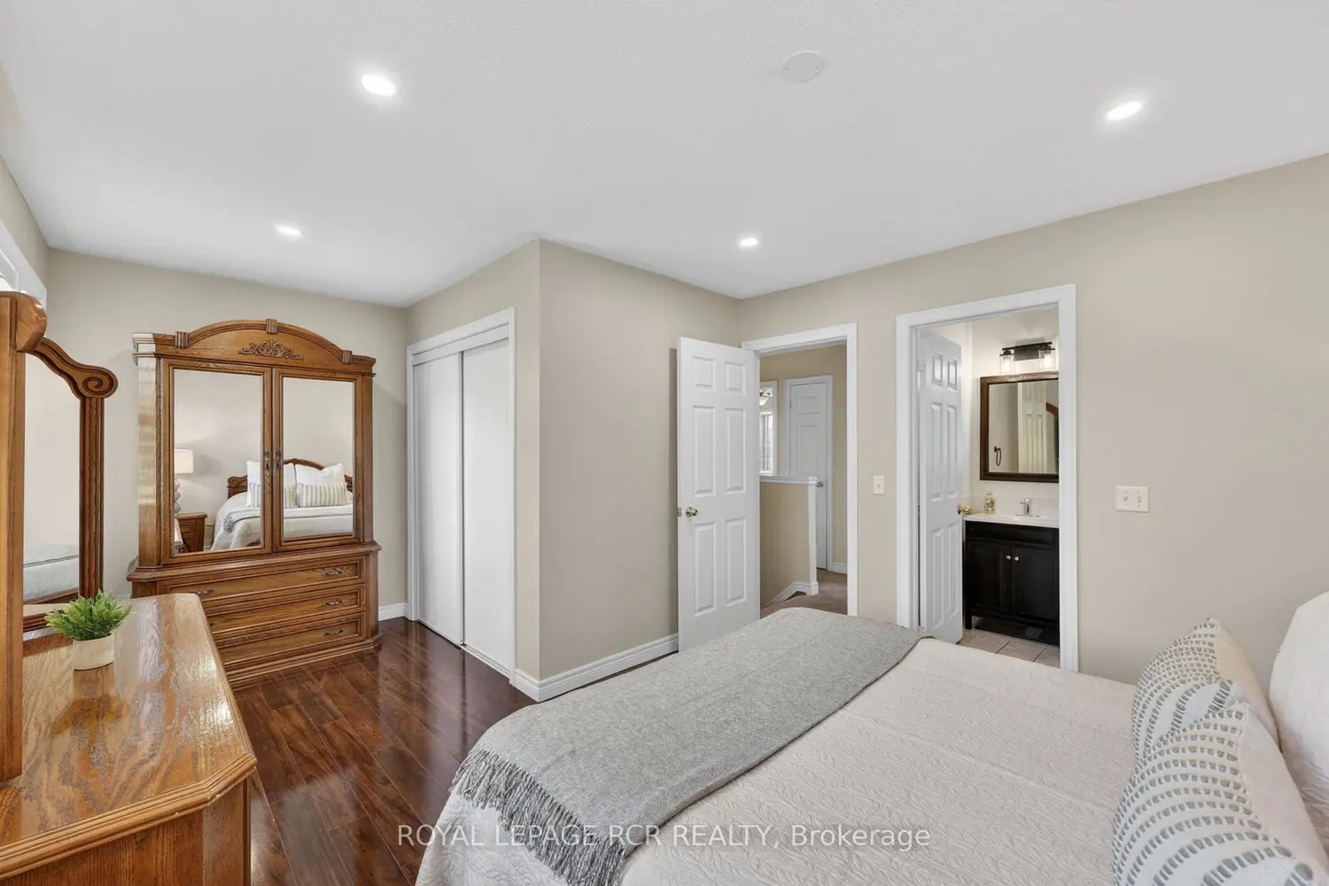 94 Atwood Avenue photo 5