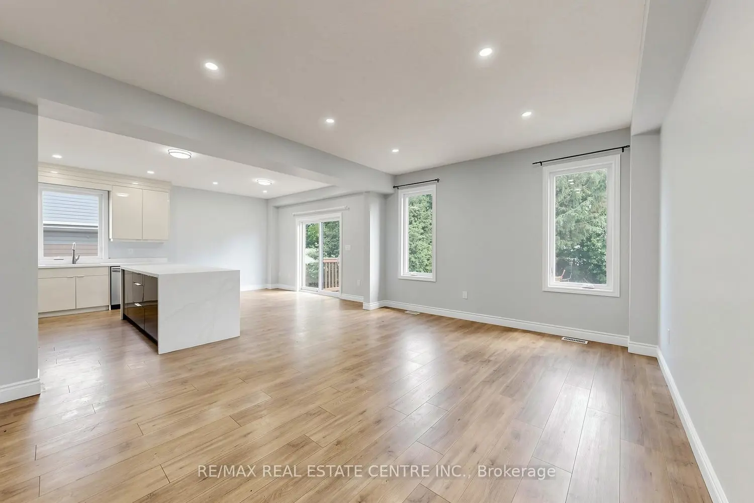 149 Ballantyne Avenue photo 4