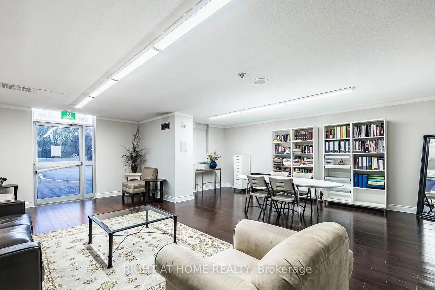 3559 Eglinton Avenue 1311 photo 2