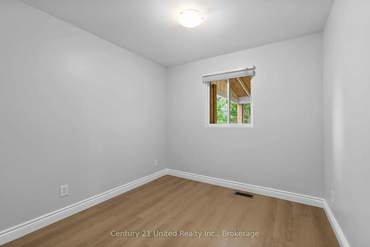 223 Antrim Street photo 2