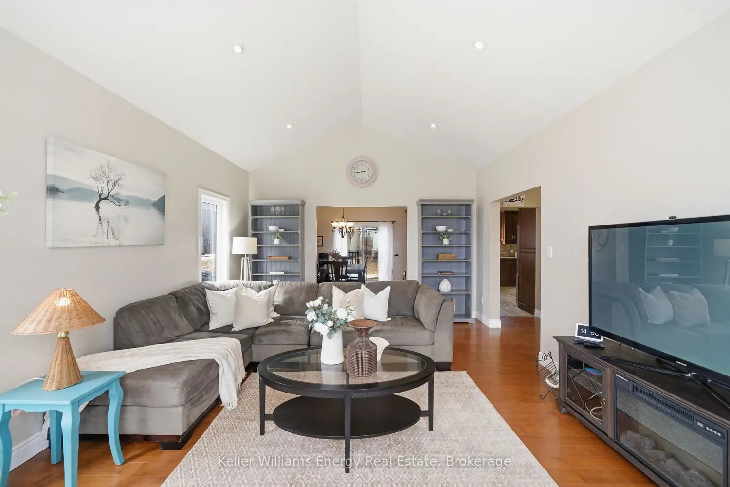 332 Carnegie Beach Road photo 2