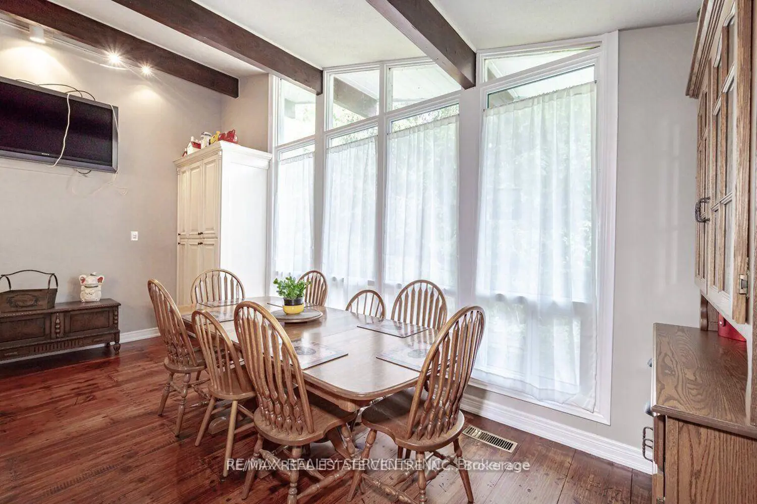104 Kennedy Road photo 4