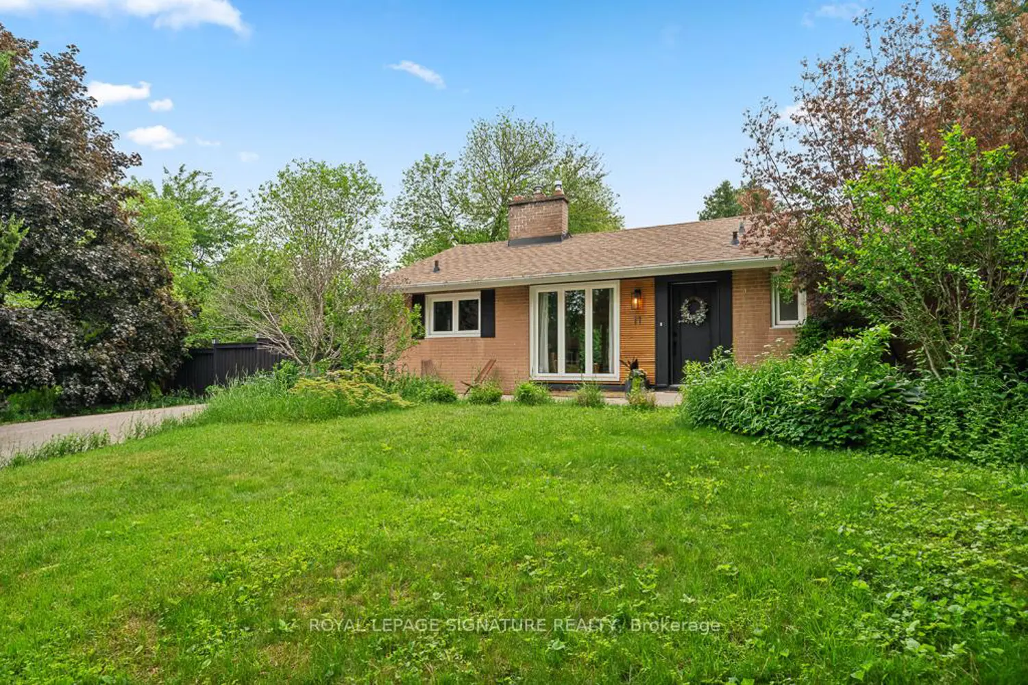 11 Yewfield Crescent