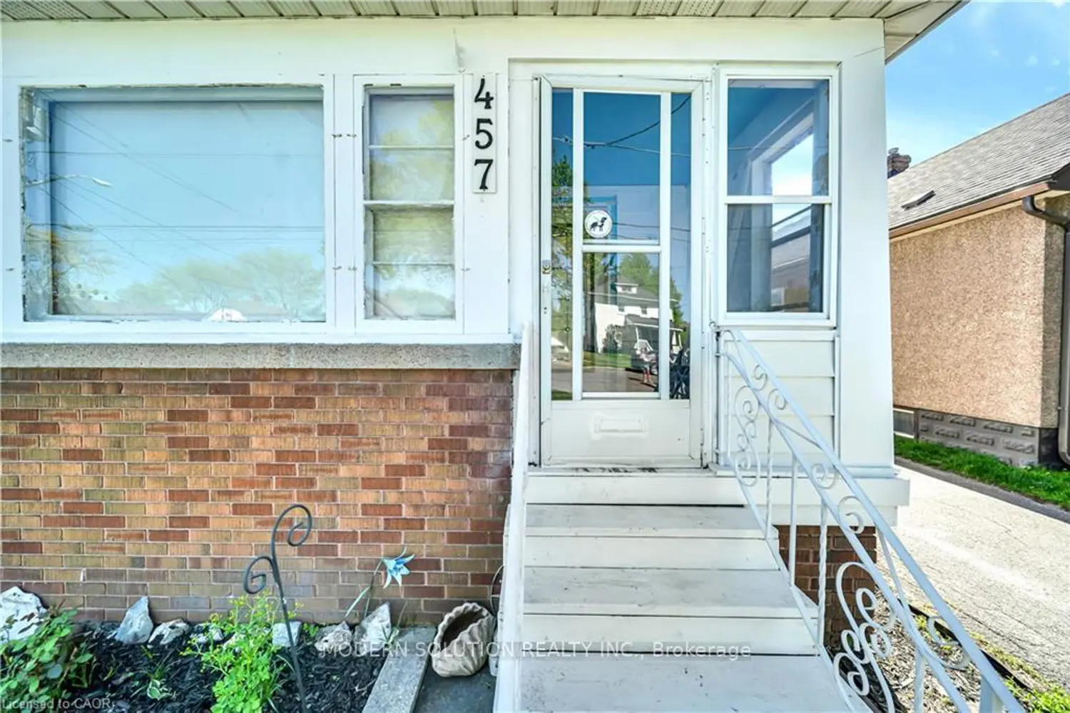 457 Davis Street photo 2