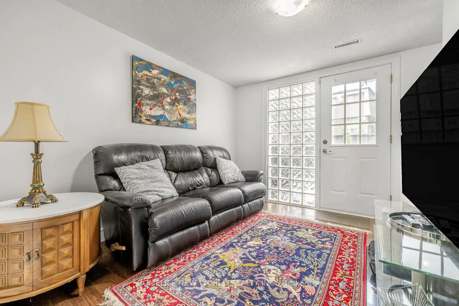 61 Poplar Crescent photo 2