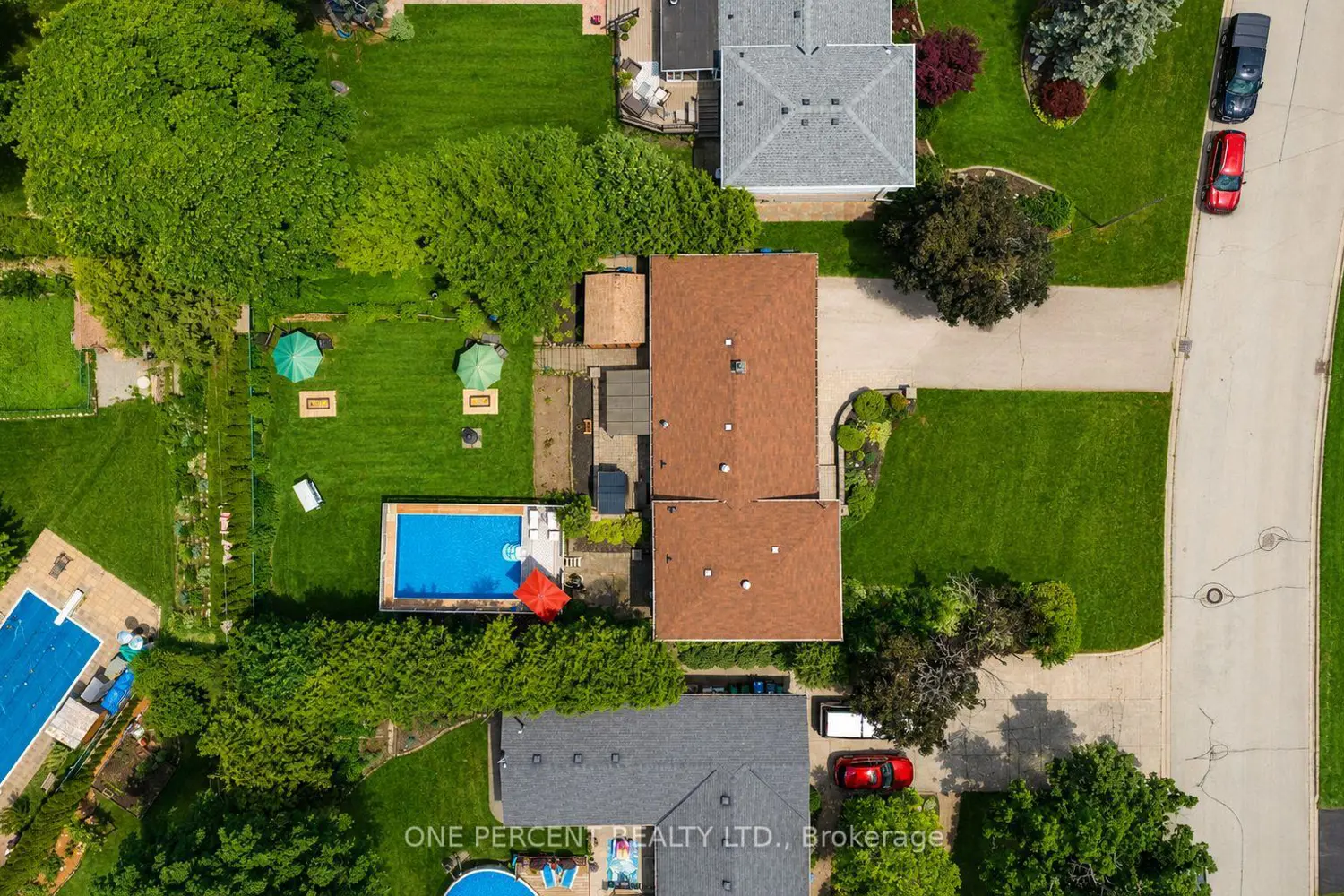 25 Hilltop Drive photo 3