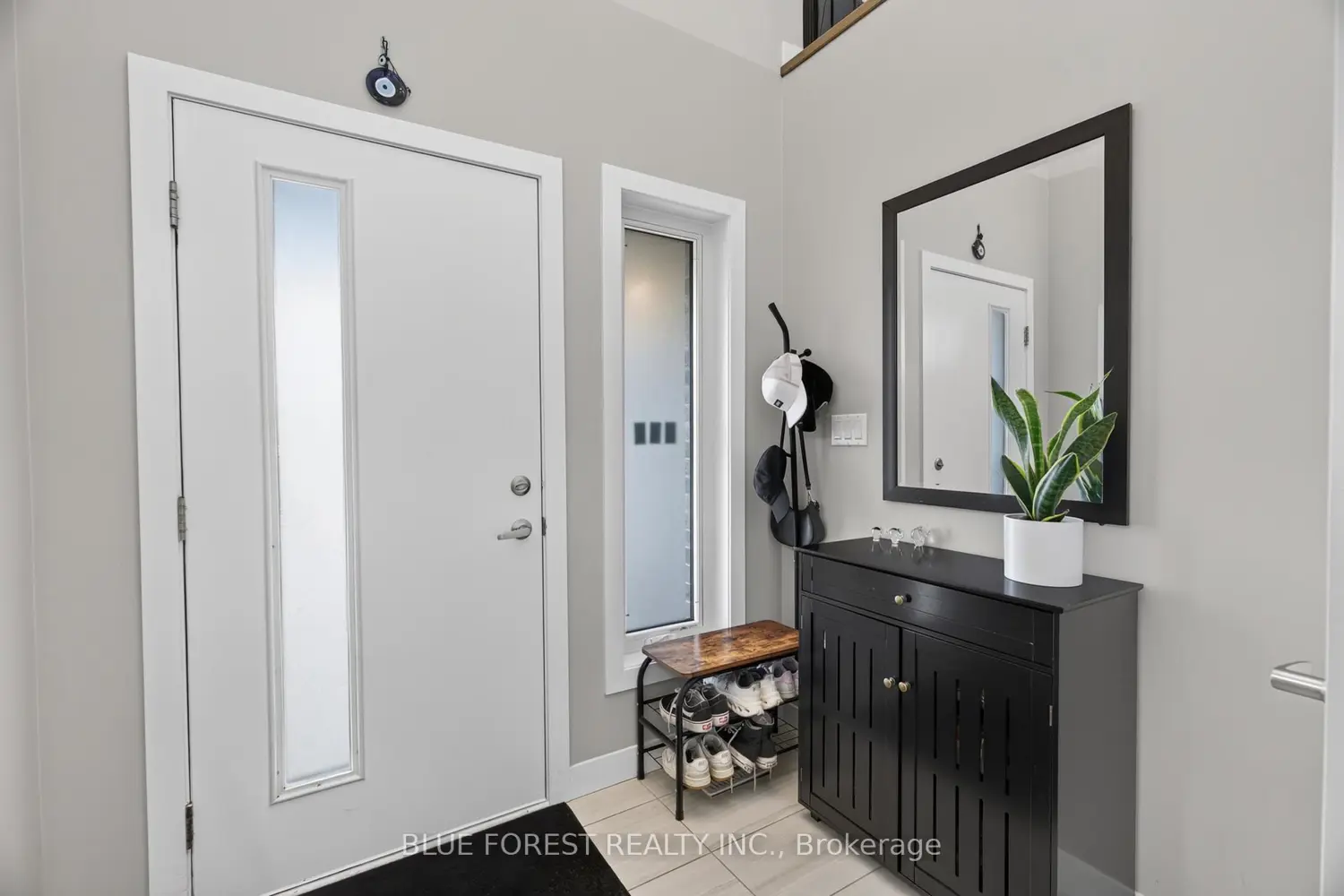 742 Freeport Street photo 2