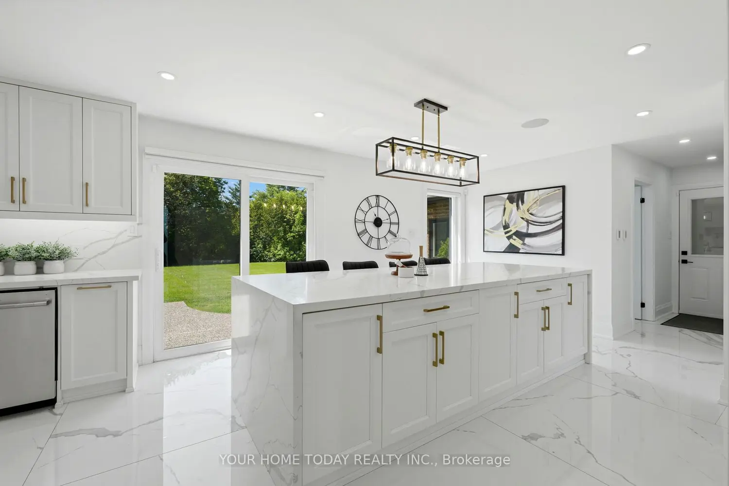27 Chantelay Crescent photo 5