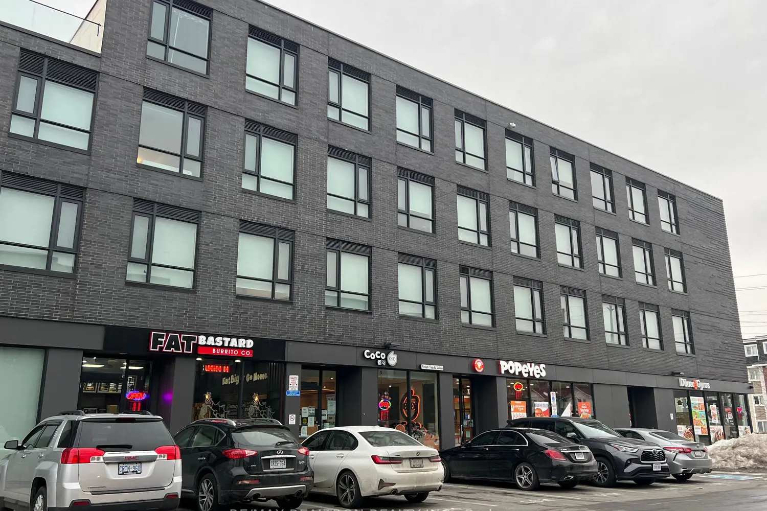 1800 Simcoe Street 401