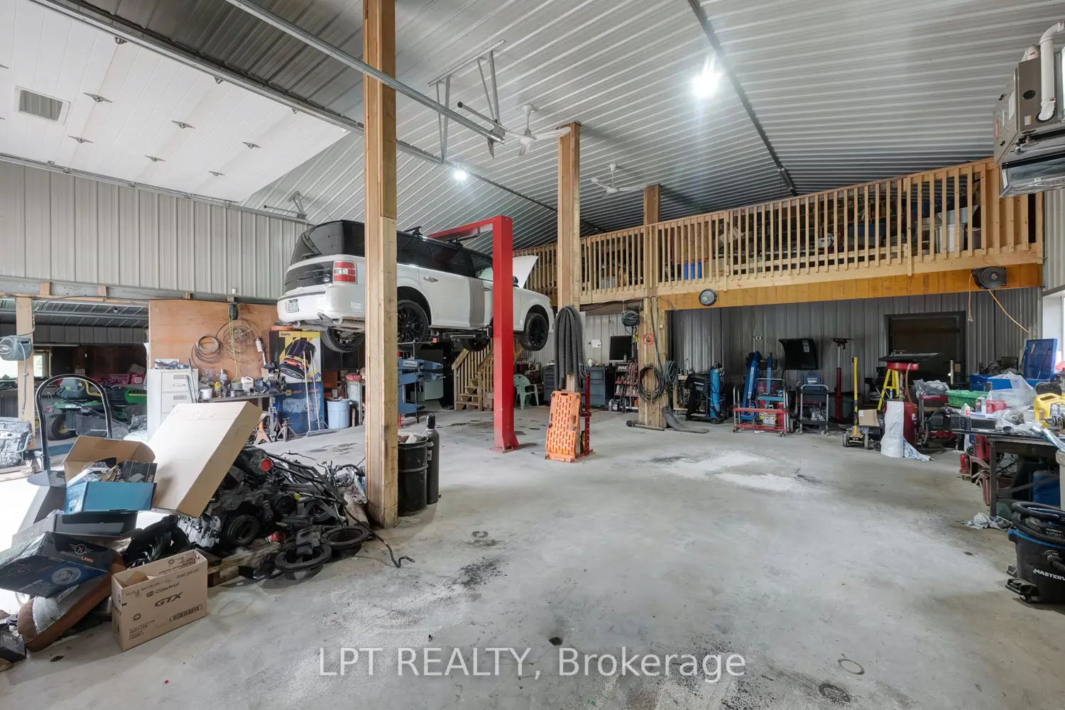 8139 Indian Trail photo 4