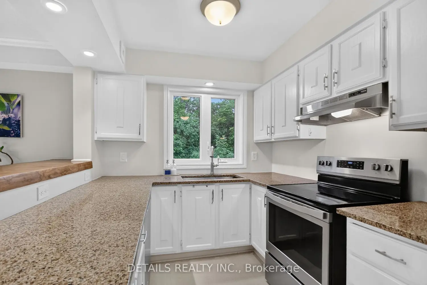 39 Sandhurst Court photo 4