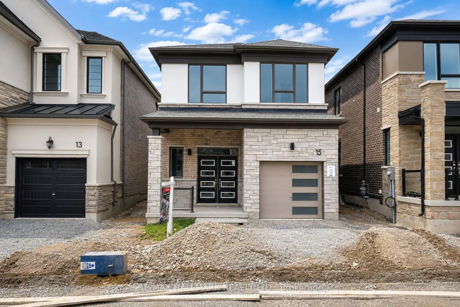 15 Foxley Heights photo 2