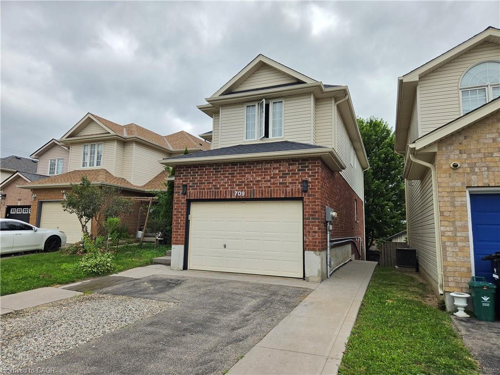 709 Windflower Crescent, Kitchener, ON, N2E 4B3 photo 2