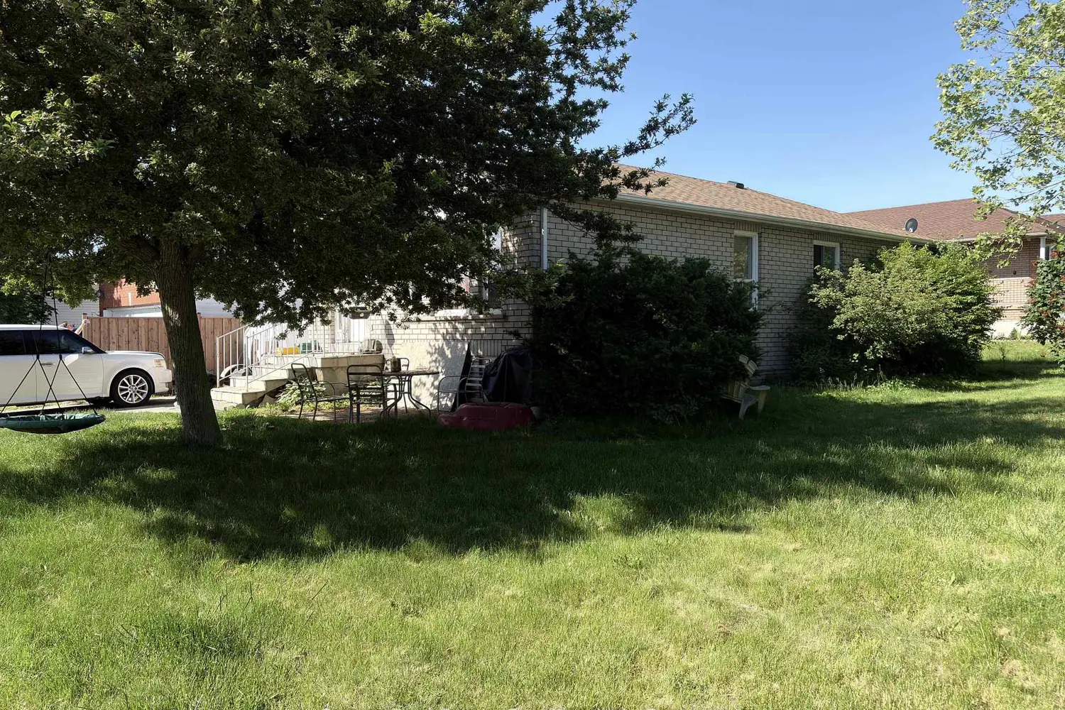 661 Ewing Street photo 2