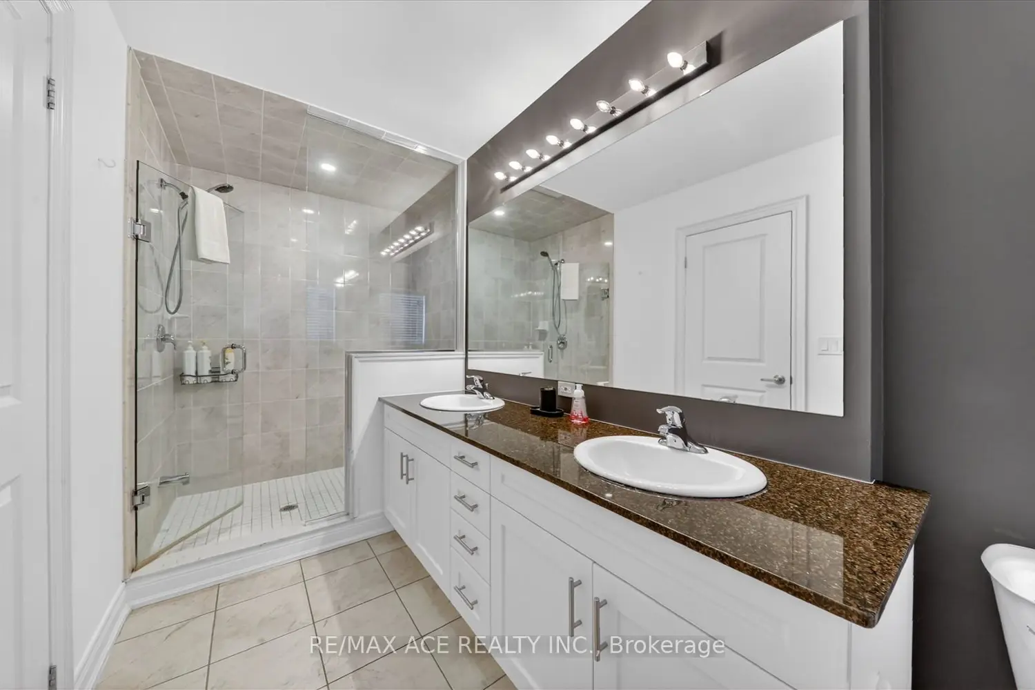 171 Snowbridge Way 26 photo 5
