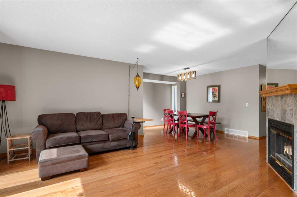 431 Shawbrooke Circle SW, Calgary, AB, T2Y 2Z8 photo 3