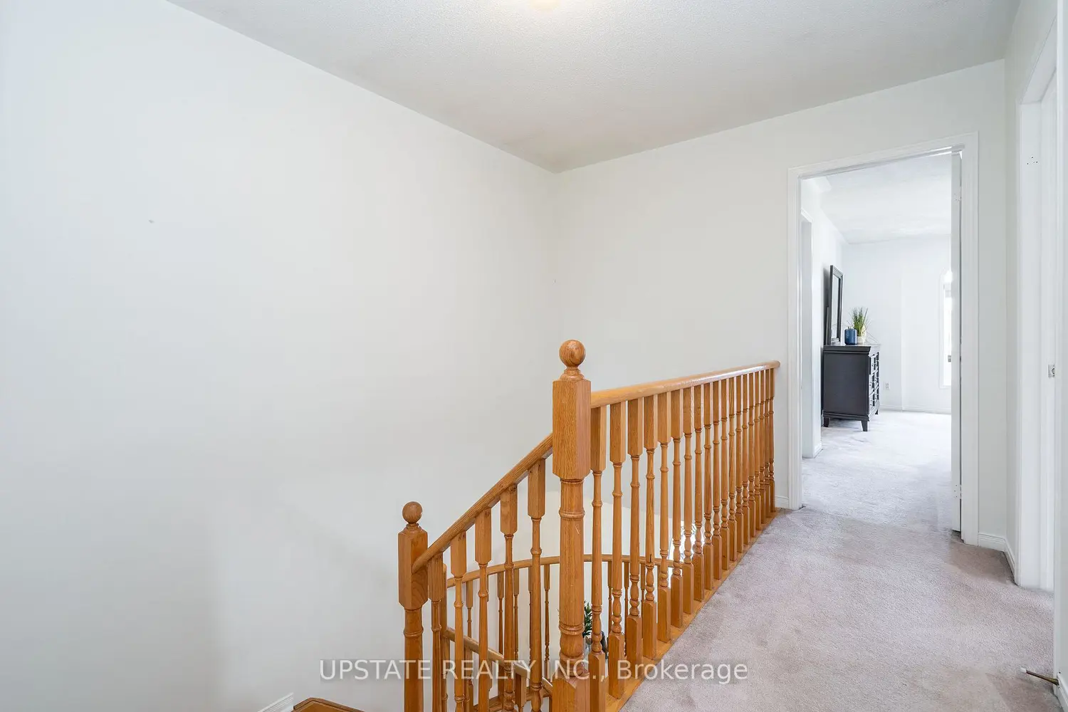8548 Martin Grove Road photo 5