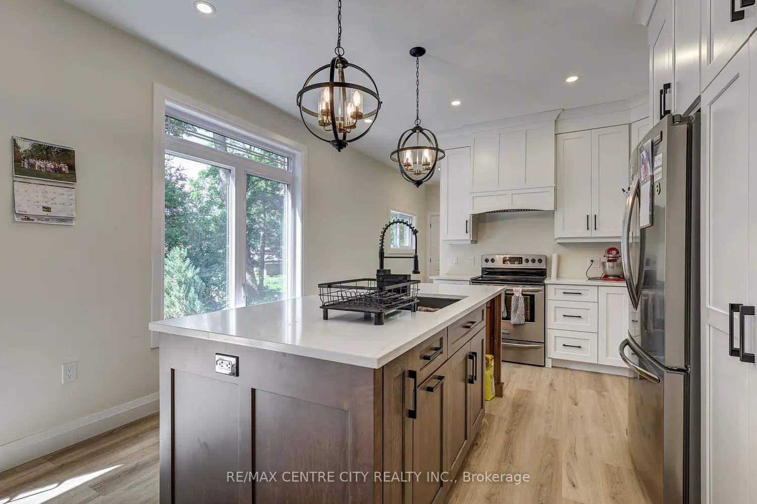 9 Delevan Crescent photo 4