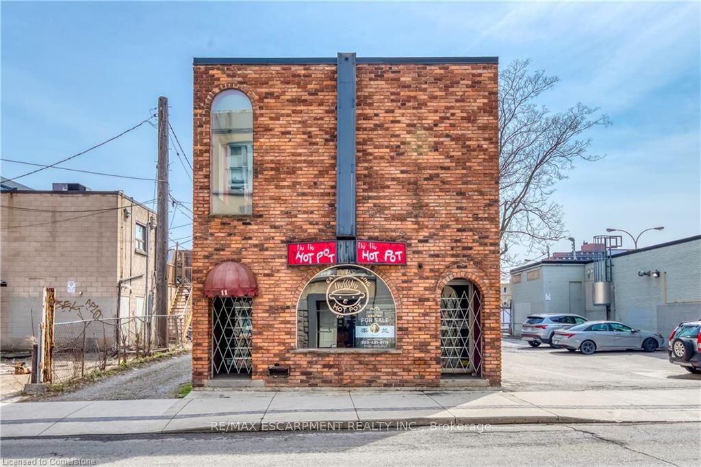 11 Walnut Street S, Hamilton, ON, L8N 2K8