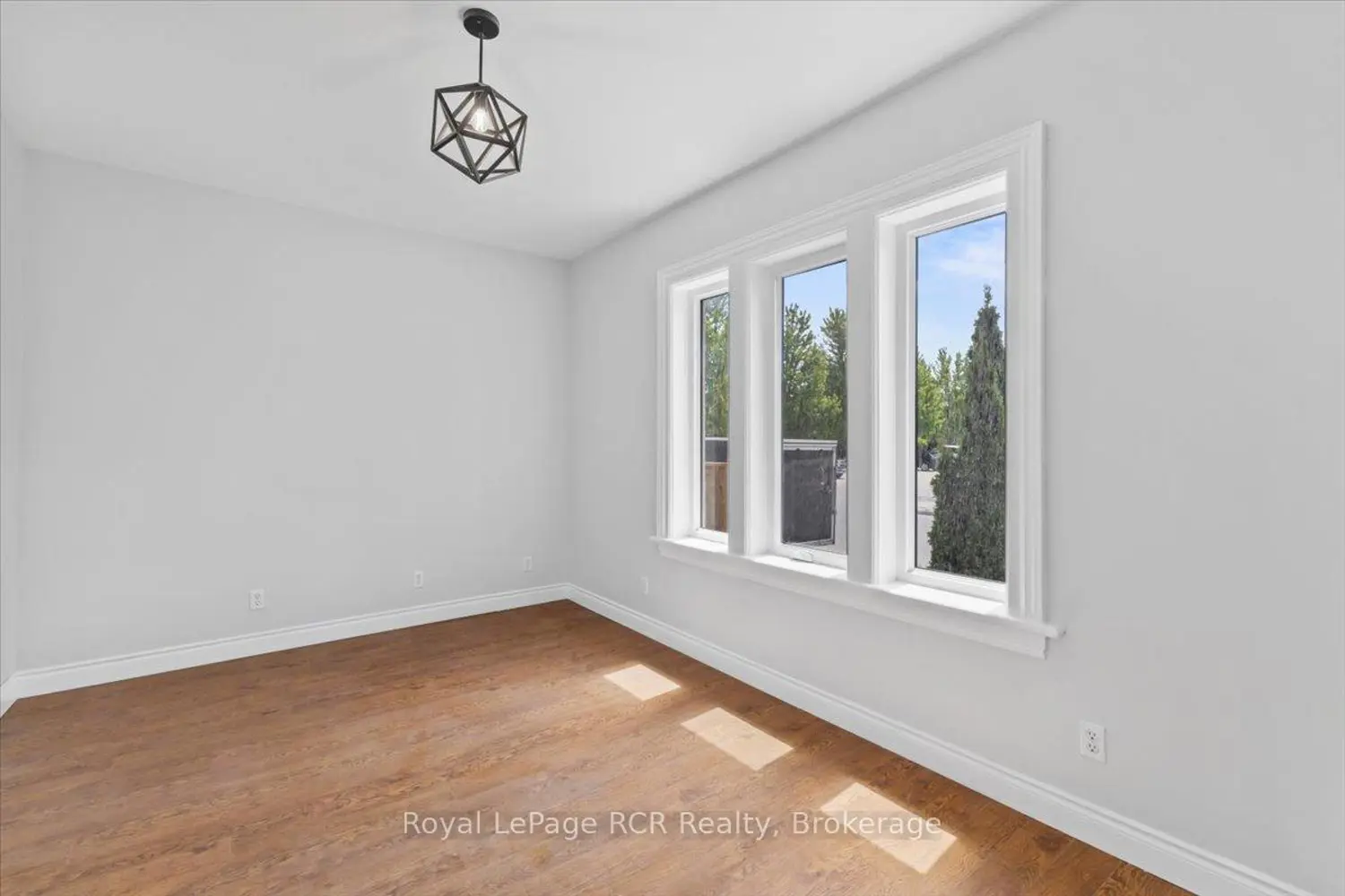 503 10Th Avenue photo 3