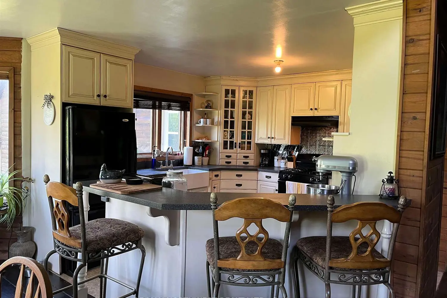 619 Cameron Road photo 3