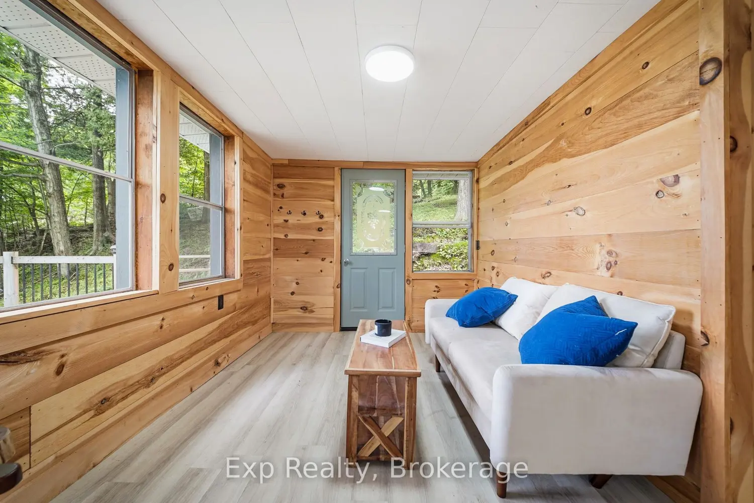 2077 Hambly Lane photo 5