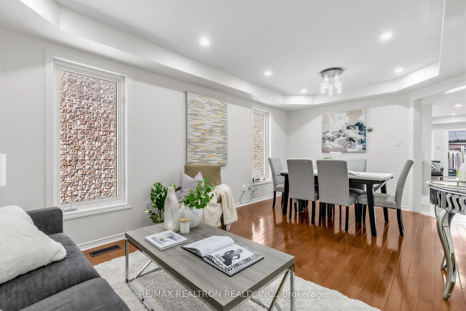 664 Sunbird Trail photo 4