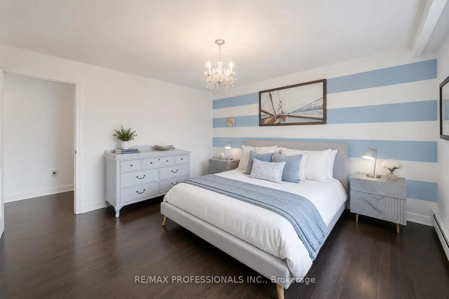 52 Courtsfield Crescent