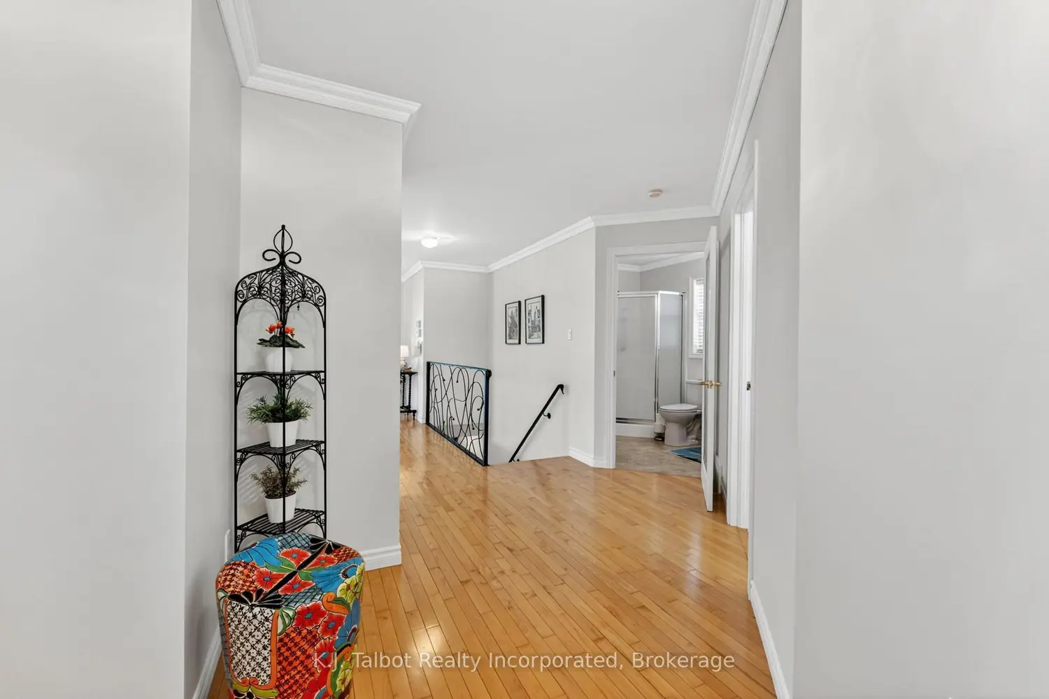 297 Bethune Crescent photo 4