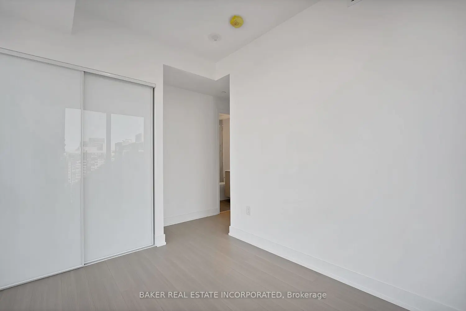 36 Olive Avenue 2105 photo 3