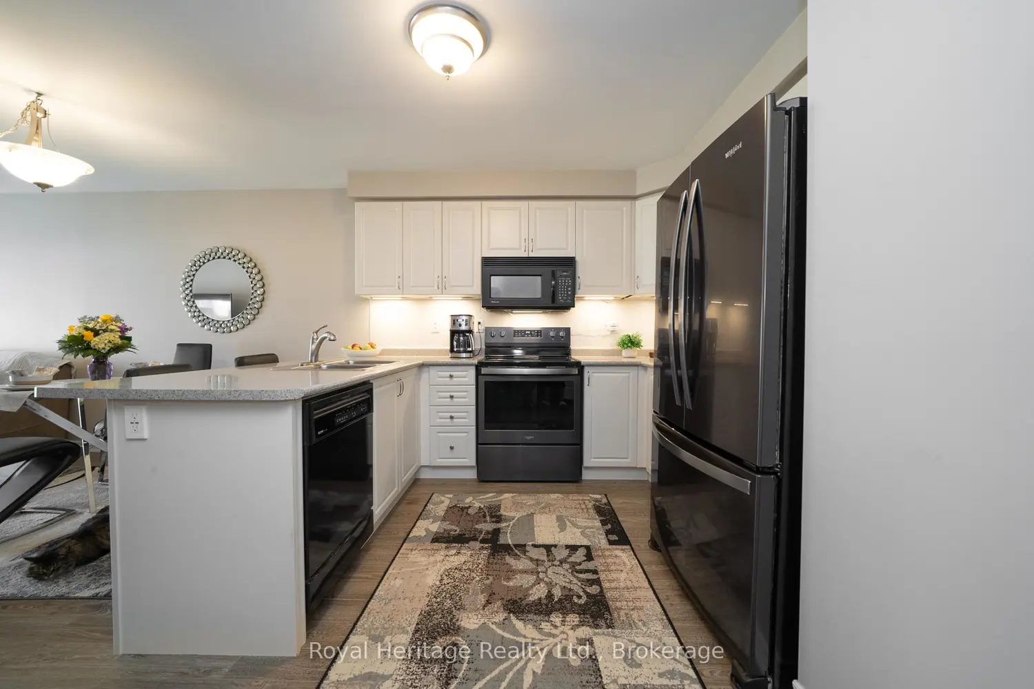 862 Emery Way photo 4