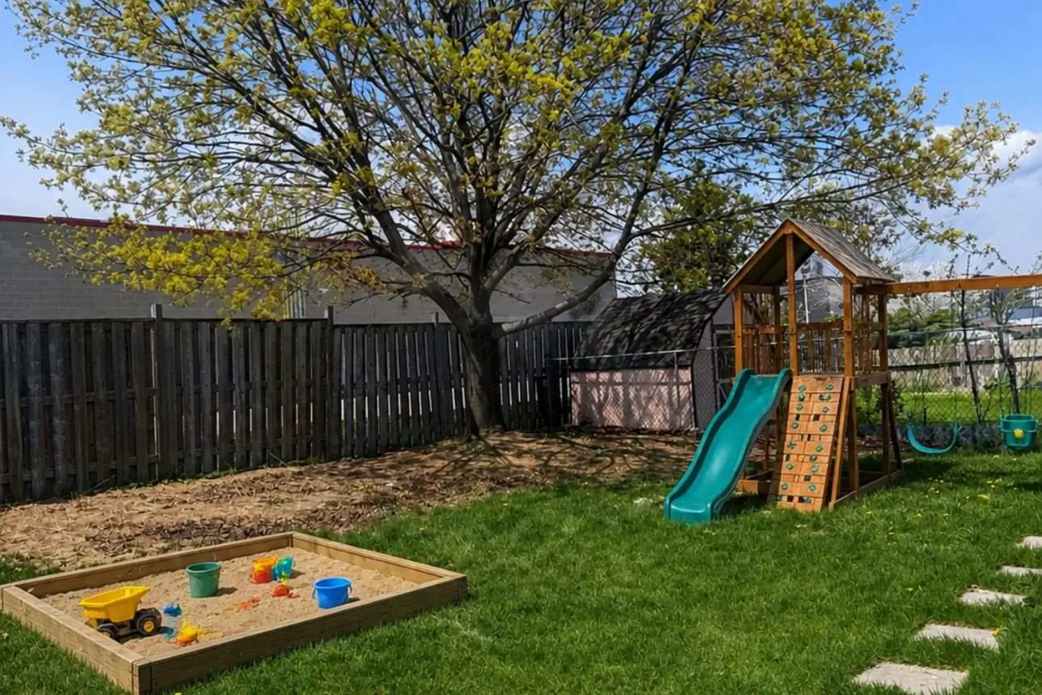 66 Victor Boulevard photo 5