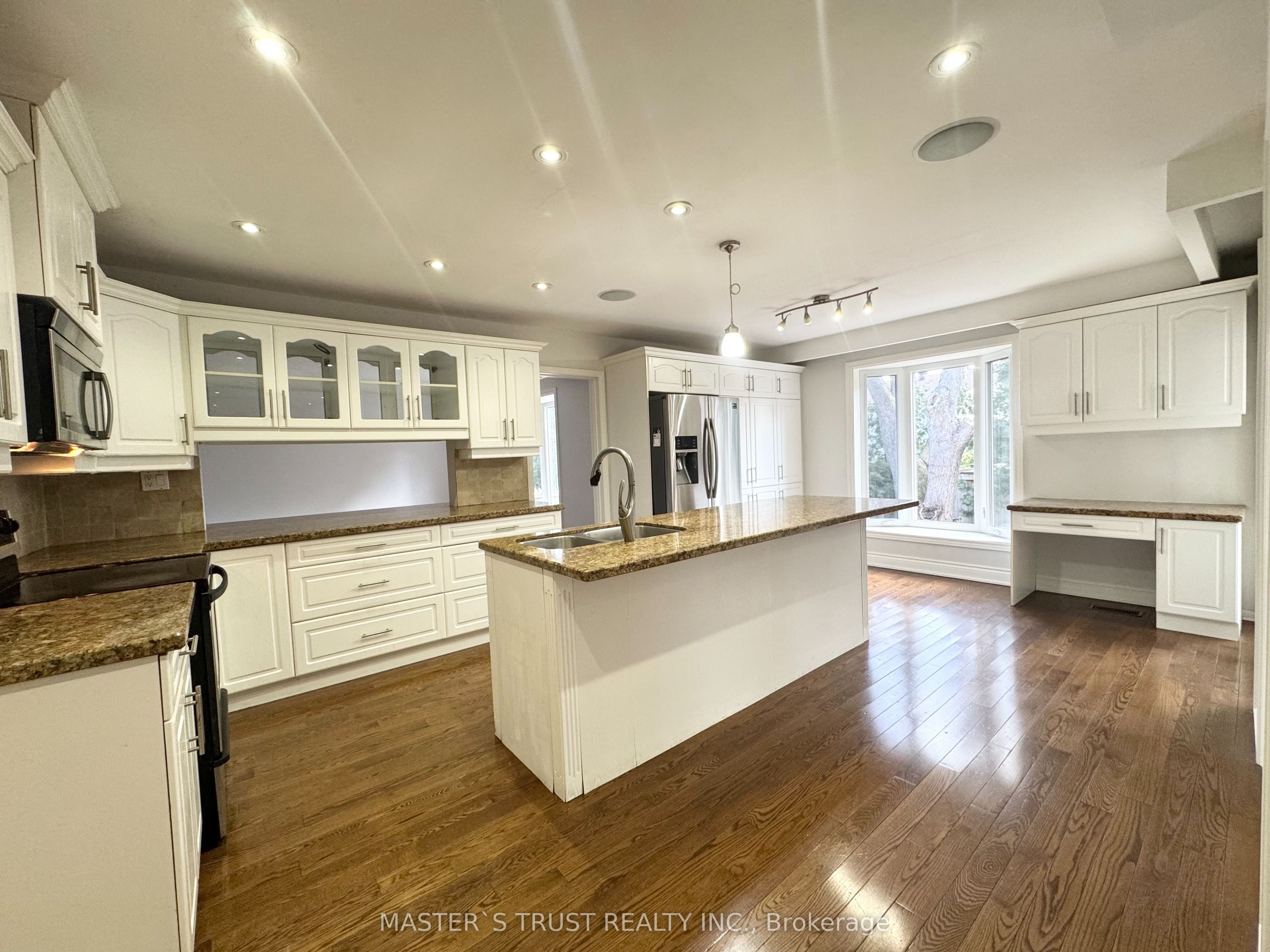 25 Cheval Drive, Toronto, ON, M3B 1R5 photo 4
