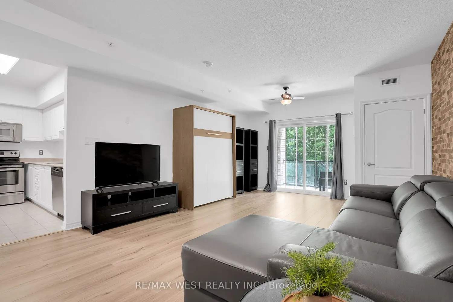 41 Ferndale Drive 110 photo 4