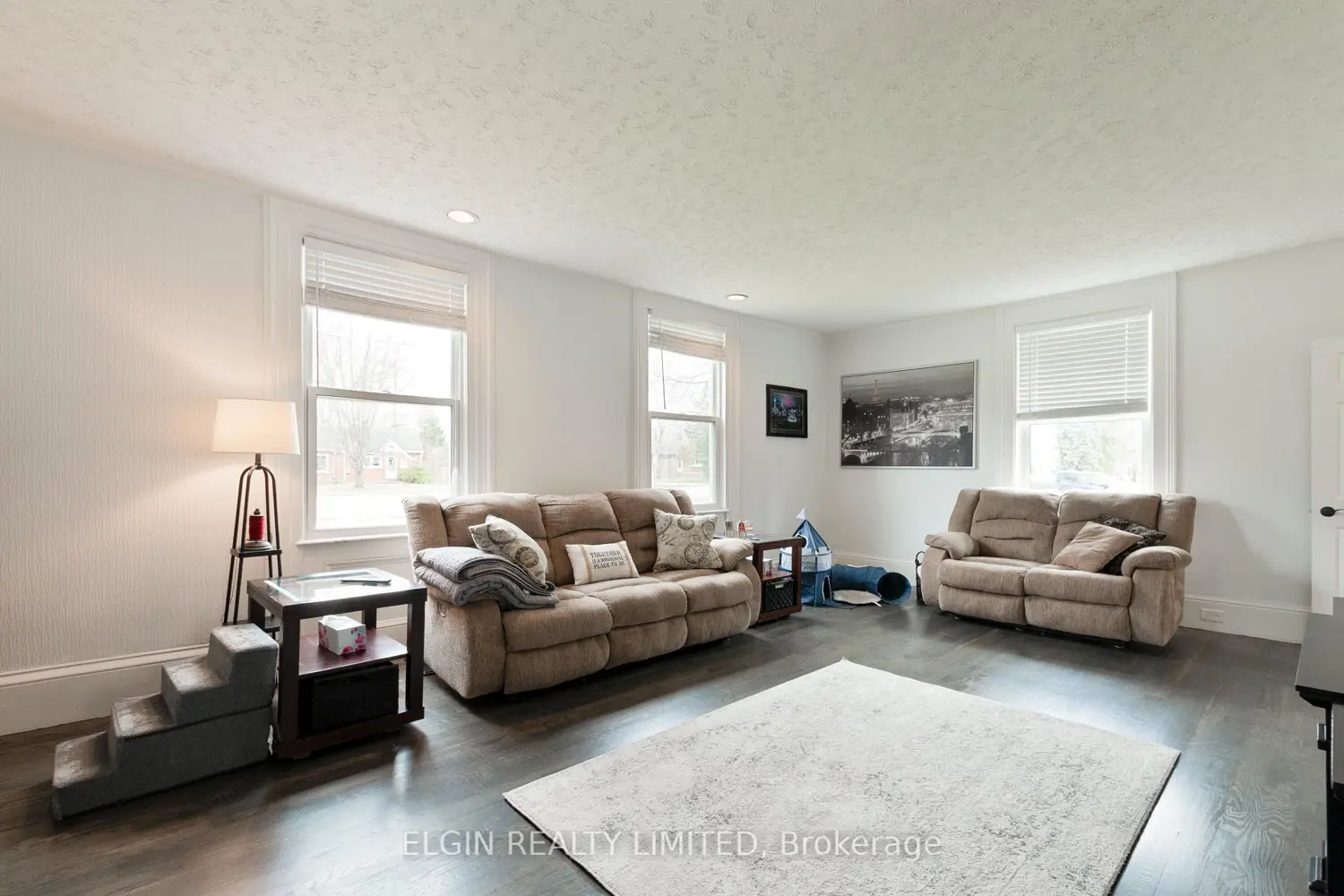 219 Sunset Drive photo 5
