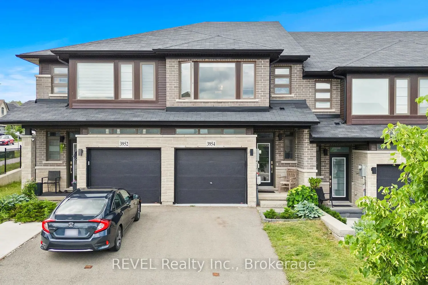 3954 Crown Street photo 2
