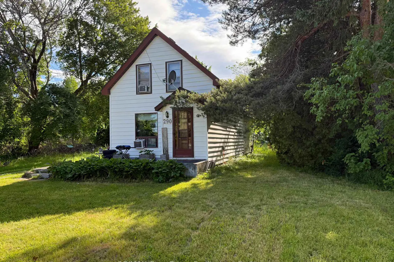 290 Berford Street photo 3