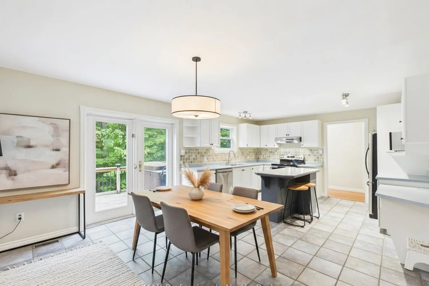 1130 Cedar Lane photo 3