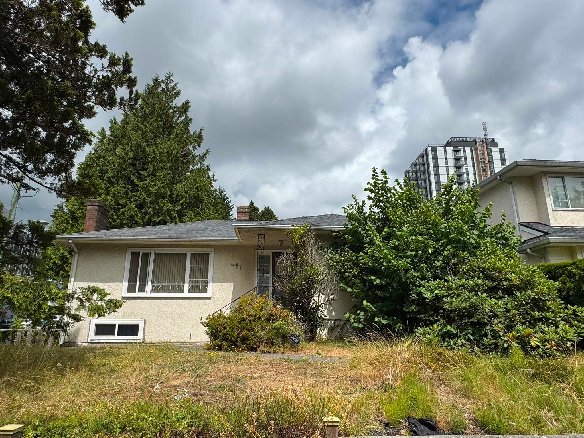 481 40th Avenue W, Vancouver, BC, V5Y 2R5