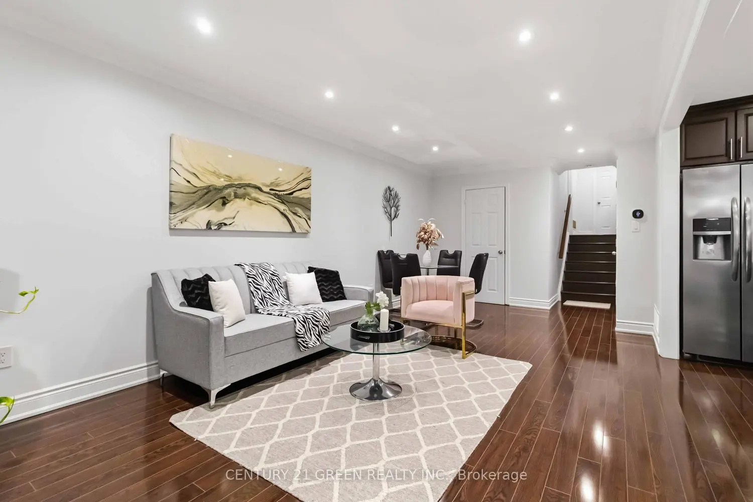 74 Davenport Crescent photo 3
