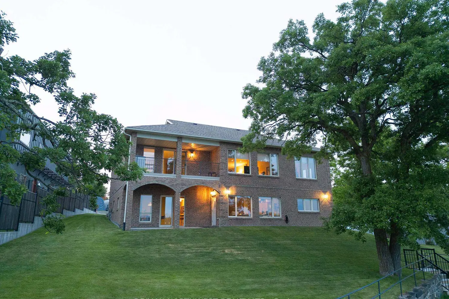 110 Lakeside Crescent