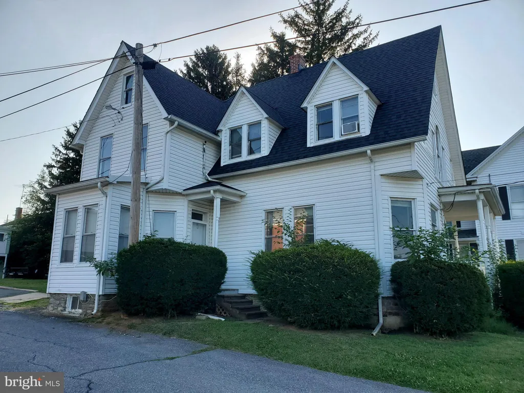 33 E Main Street, Middletown, MD 21769 photo 3