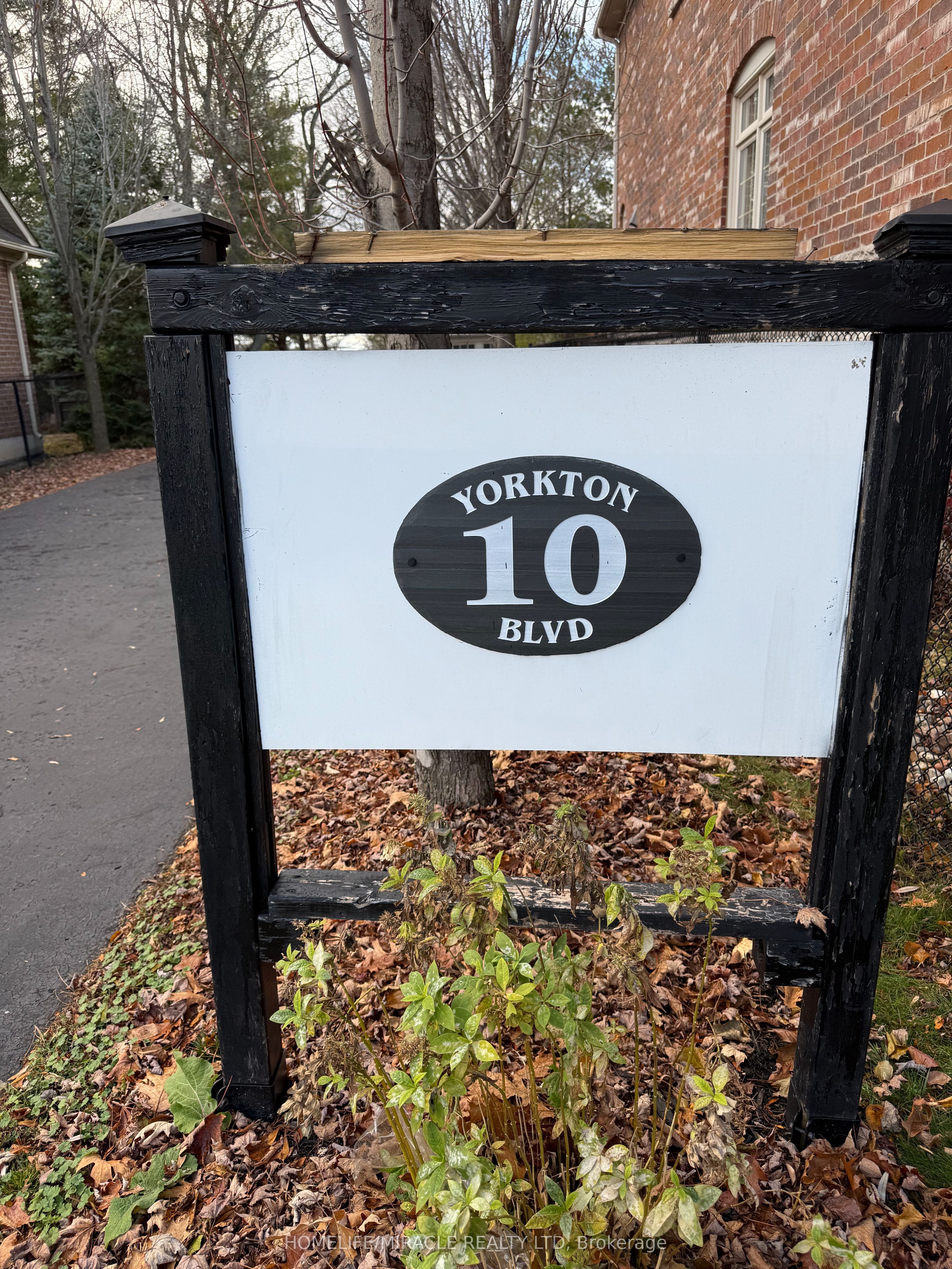 10 Yorkton Boulevard, Markham, ON, L6C 0J9 photo 2
